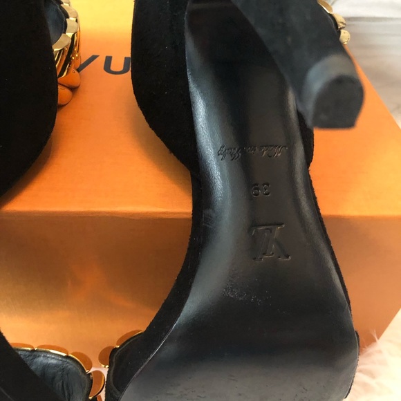 Louis Vuitton Gold V Symphony Strap Sandal 39 - Picture 7 of 8